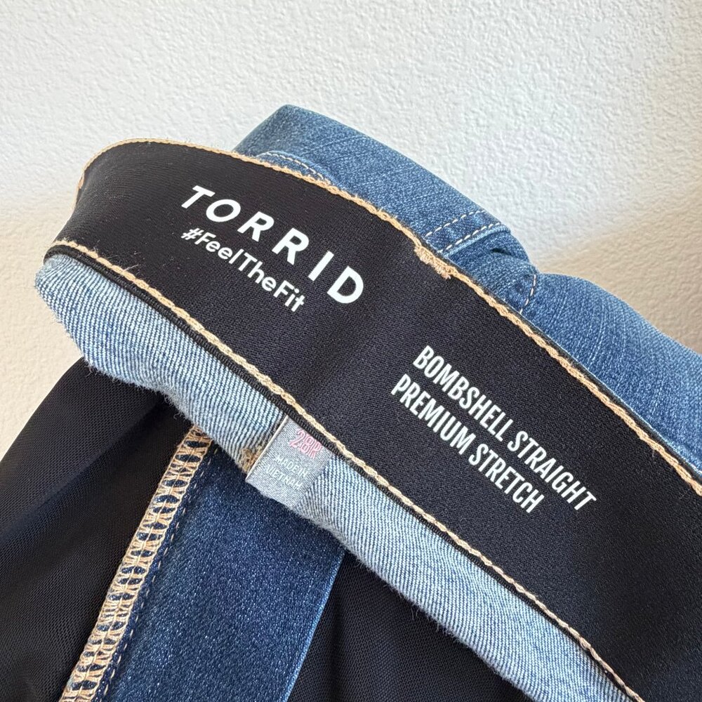 New Torrid Bombshell Straight Premium Stretch Blu… - image 7